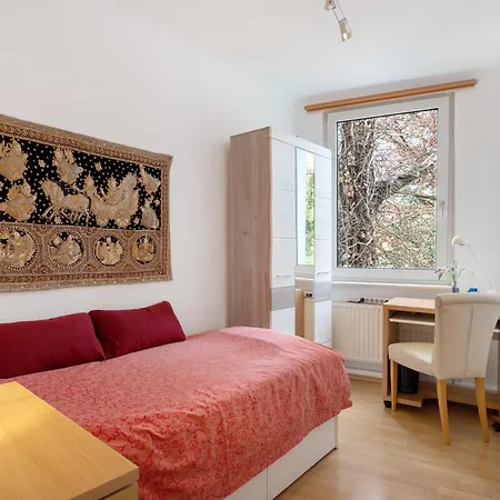 2 In Mitte Apartment *
